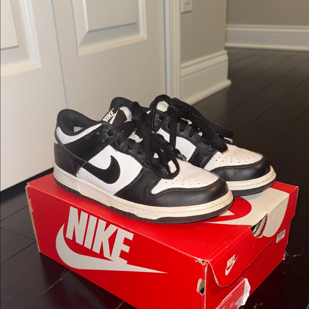 Nike Kids Black and White Low-Top Sneakers